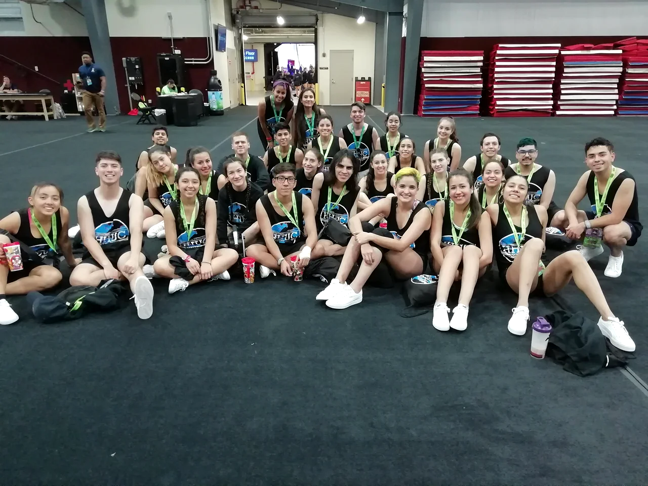 Delegacion cheer entrenamiento — Action Travel