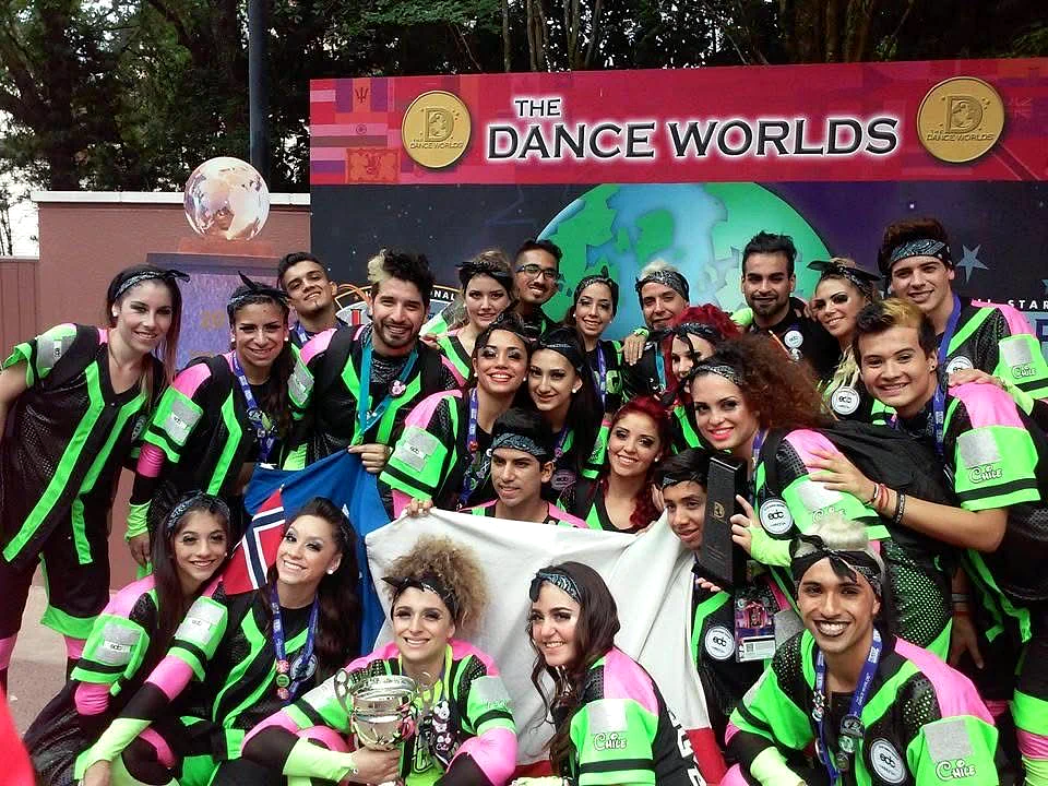 Delegacion danza celebracion trofeo dance worlds — Action Travel