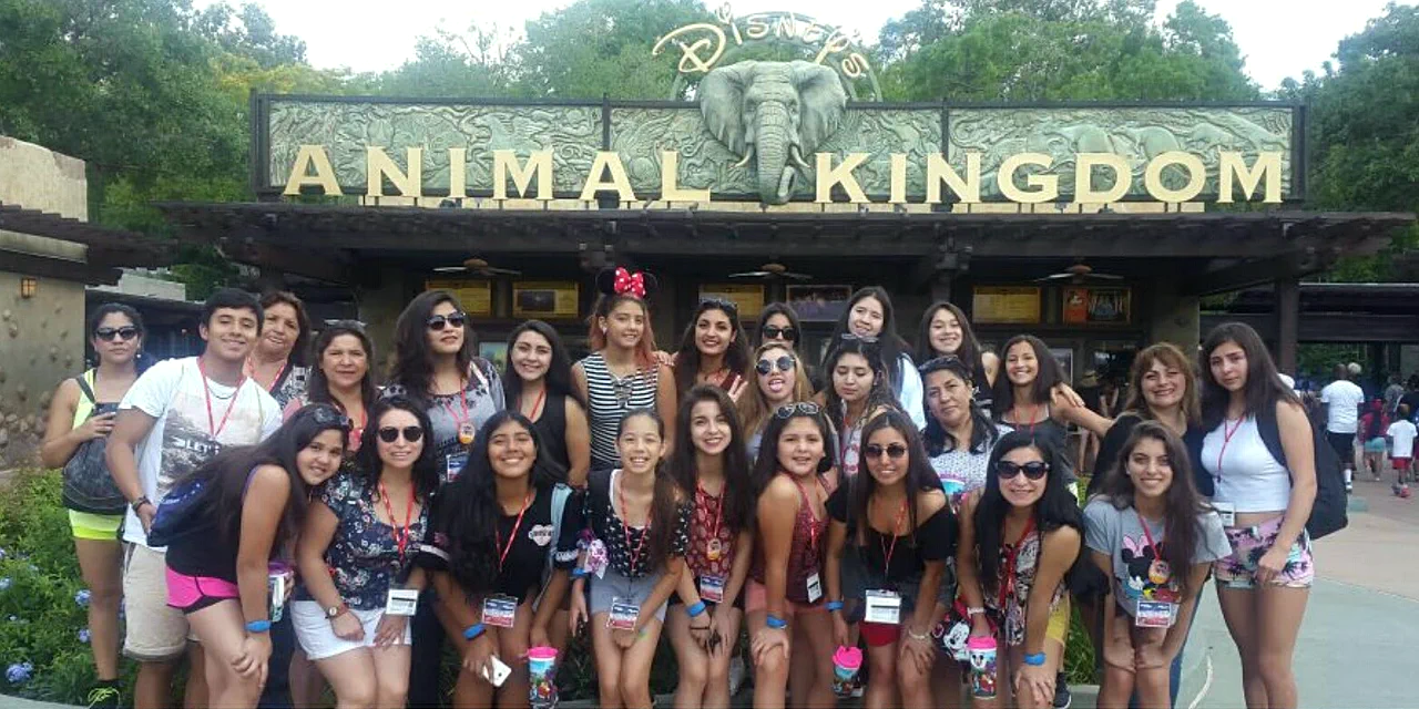 Delegacion grupo animal kingdom disney — Action Travel